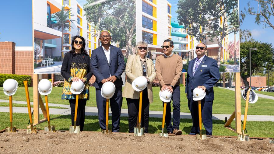 ɫ officials and dignitaries, including Congressman Robert Garcia, pose for a groundbreaking photo at the La Playa dorm site 